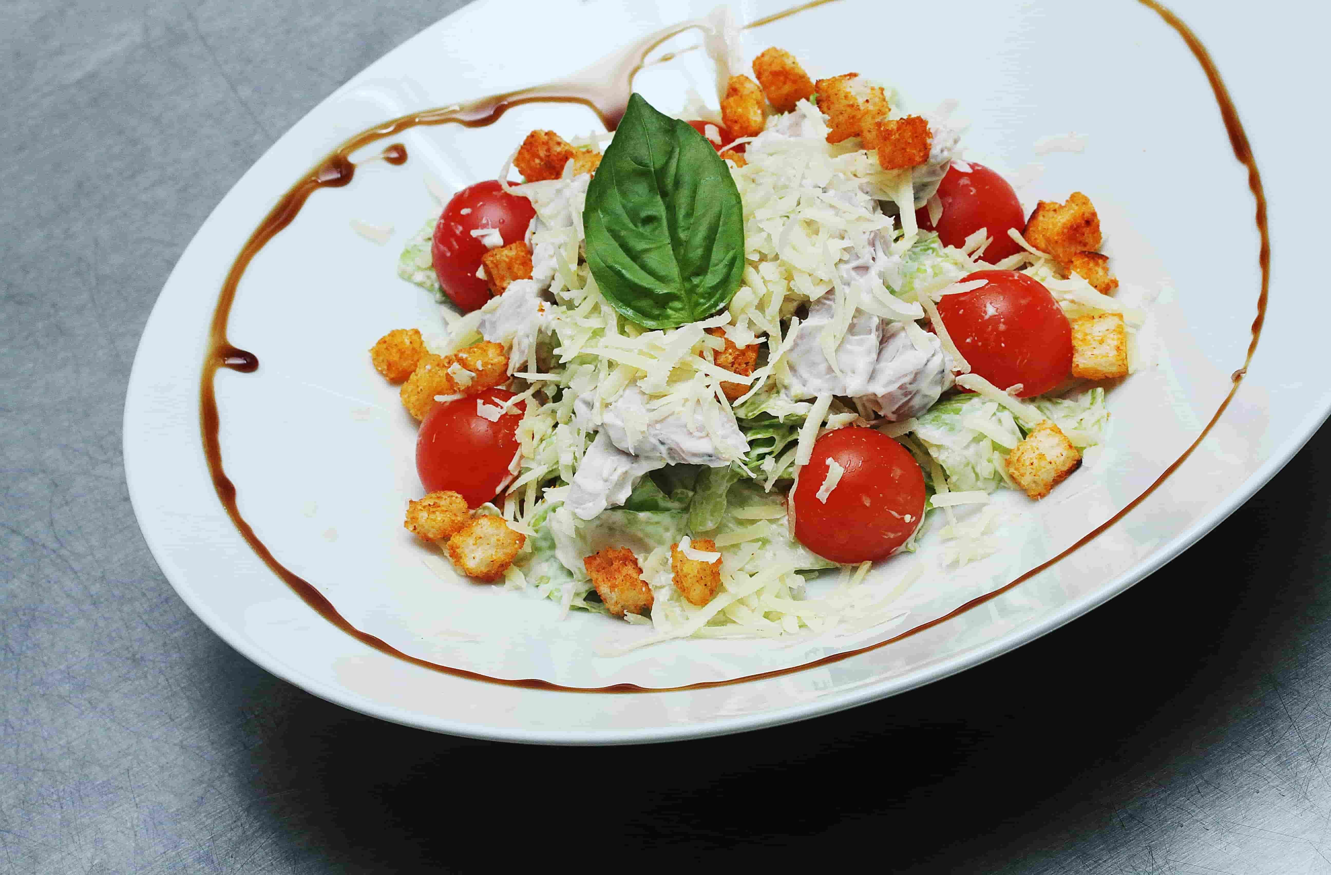 Салат Цезарь с курицей "260"